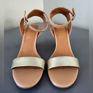 Nine West Tan and Gold Women's Sandals